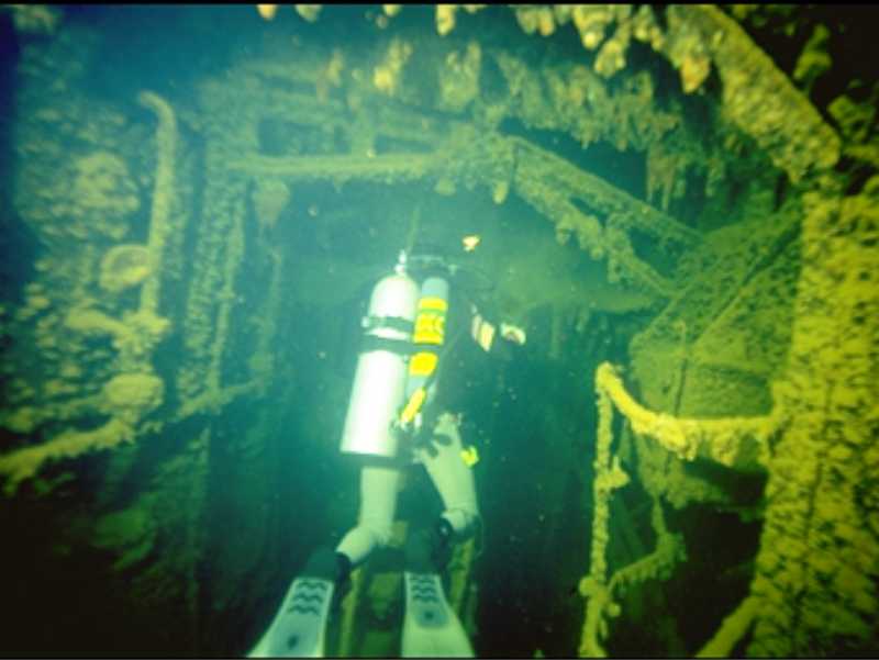 Shinkoku Maru, Truk Lagoon. Image by Neil Harris.